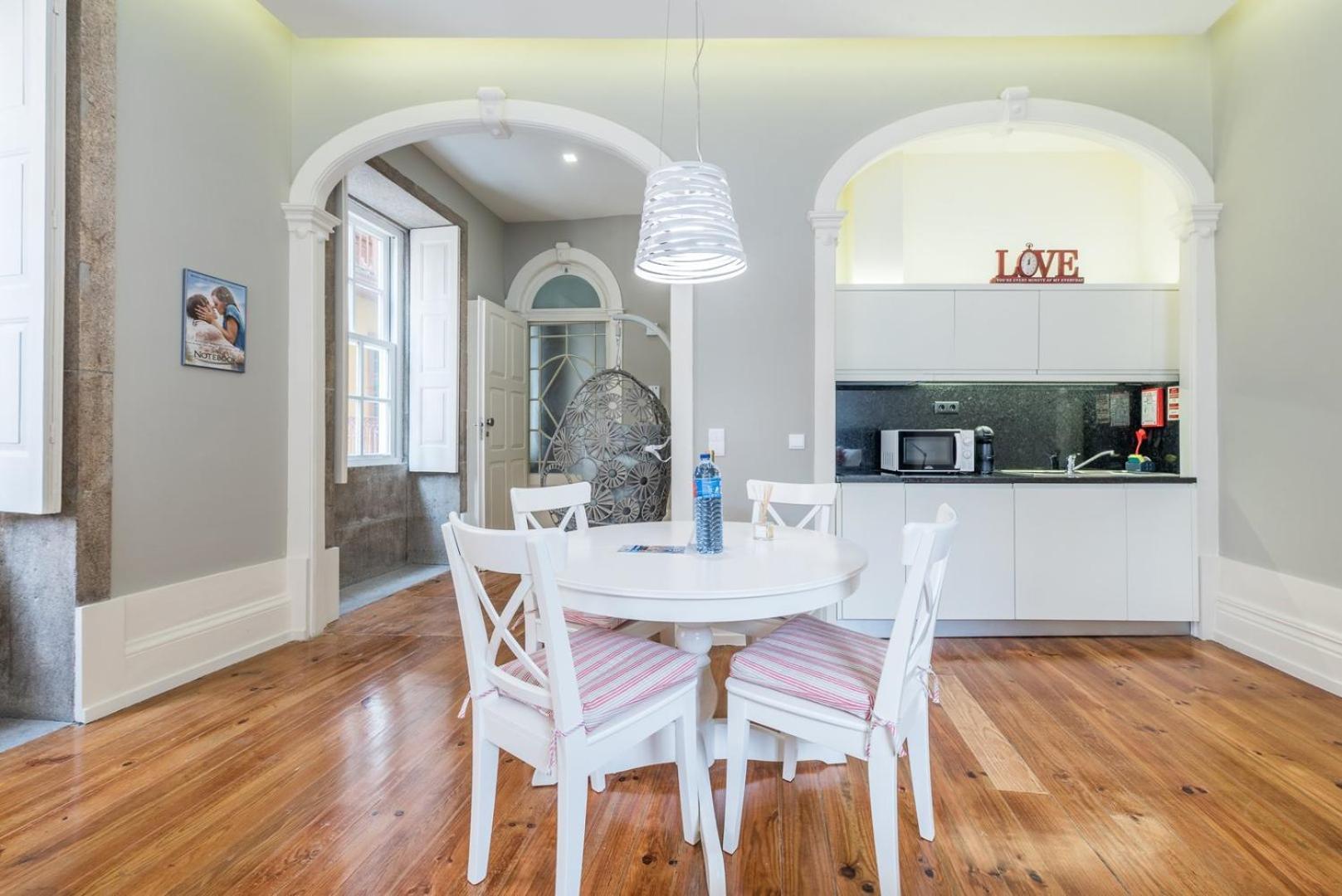 Guestready - Chic Retreat In The Heart Of Porto Apartment Bagian luar foto