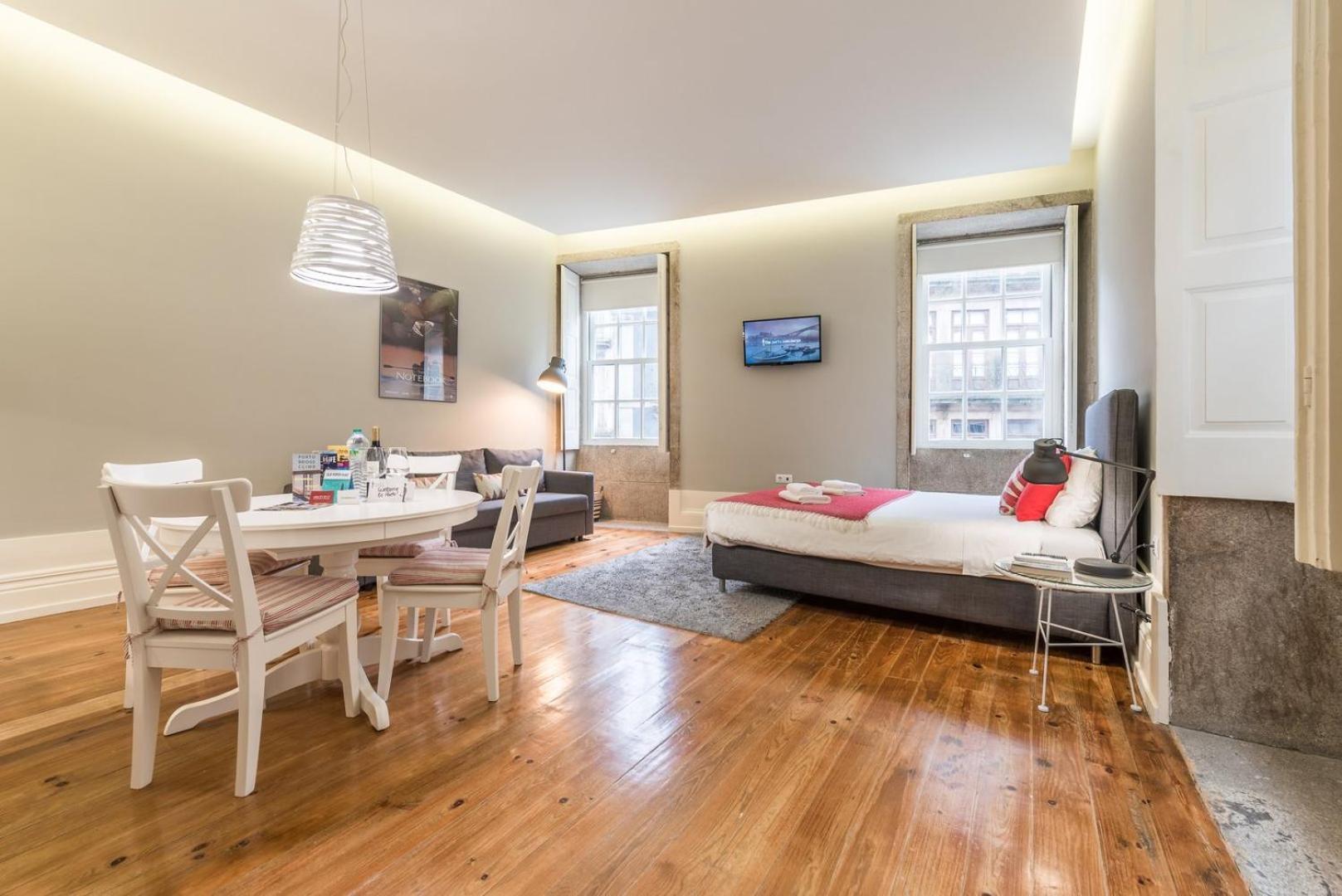 Guestready - Chic Retreat In The Heart Of Porto Apartment Bagian luar foto
