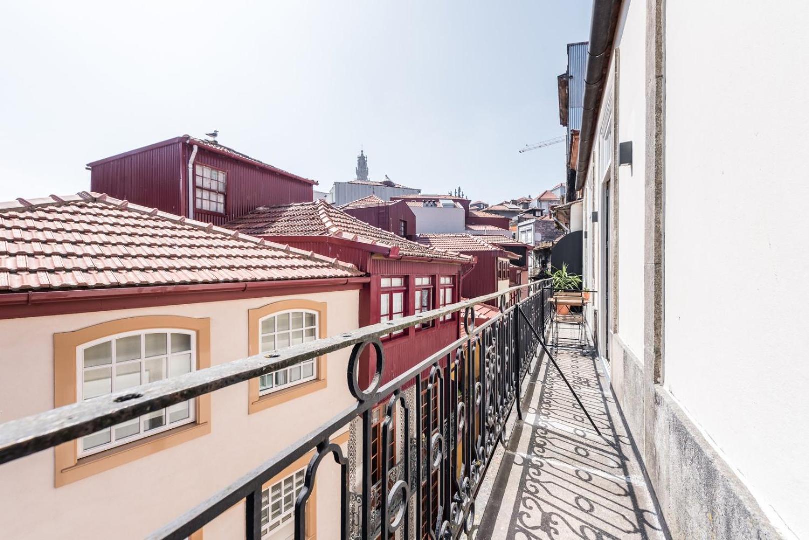 Guestready - Chic Retreat In The Heart Of Porto Apartment Bagian luar foto