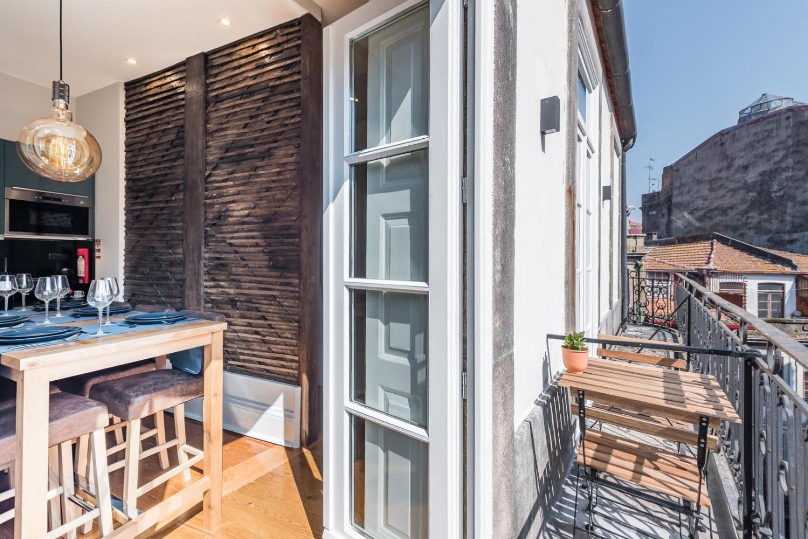 Guestready - Chic Retreat In The Heart Of Porto Apartment Bagian luar foto